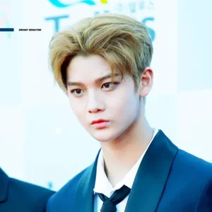 Jinyoung gallery image