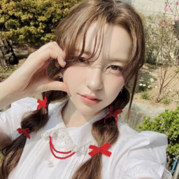 Chanelle Moon gallery image