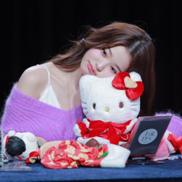 Wonyoung gallery image