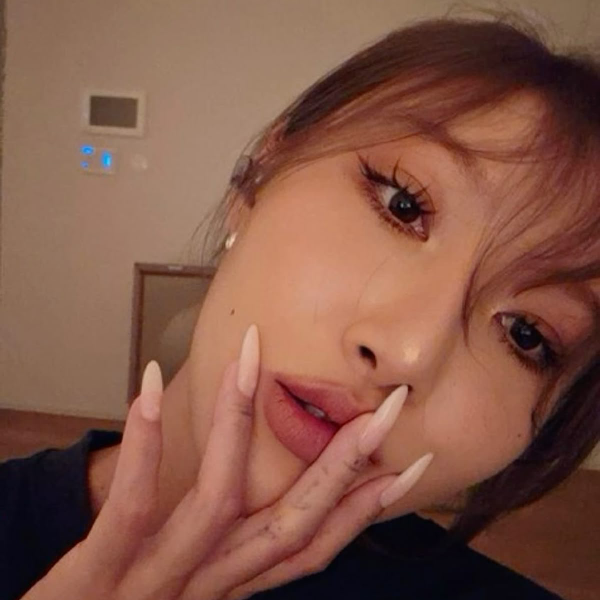 Hwasa gallery image