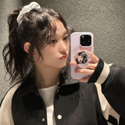 Haerin gallery image