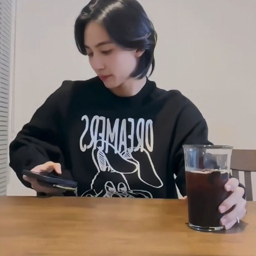 Jeonghan gallery image