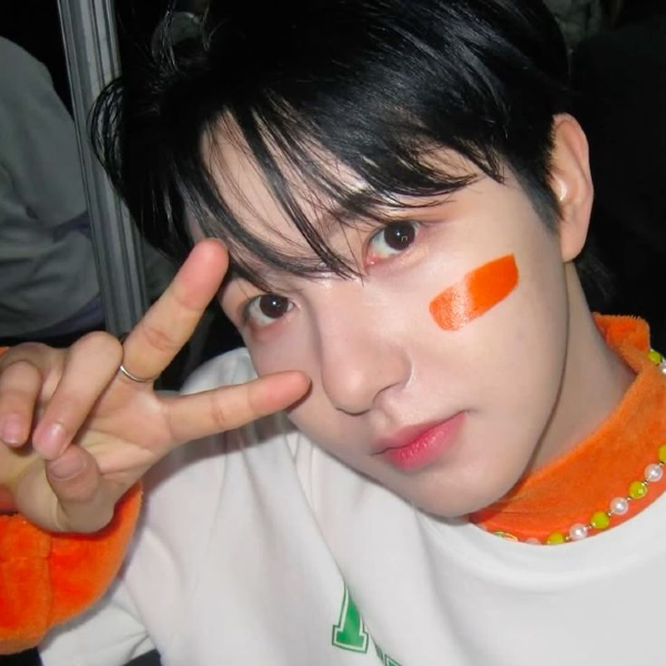 Renjun gallery image
