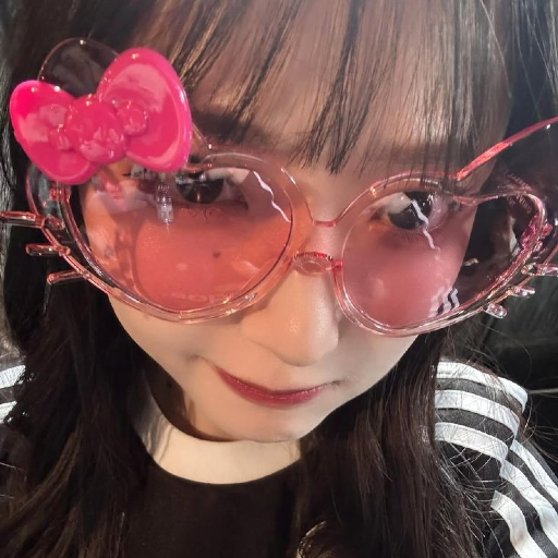 Gambar galeri Emiru Kawamoto