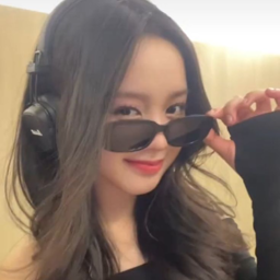 Elisia gallery image