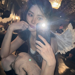 Jinsoul gallery image