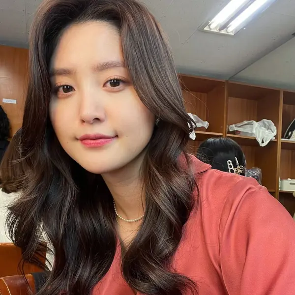 Jeonghwa gallery image