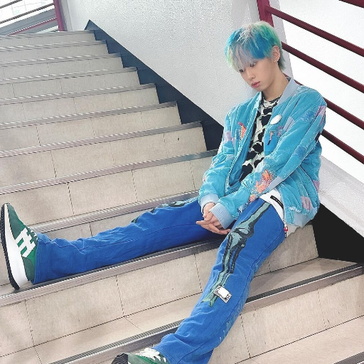 Hee gallery image