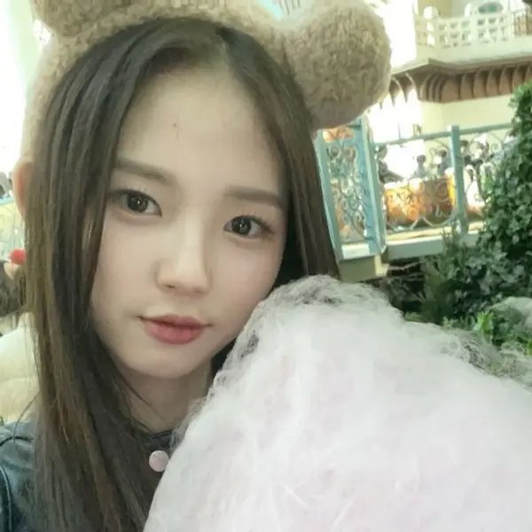 Lee JiWoo gallery image