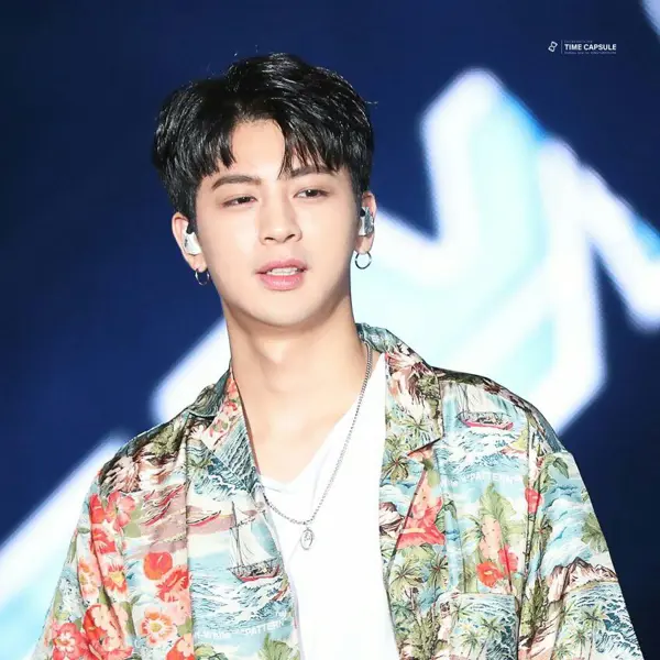 Imagen de la galería de Song Yunhyeong