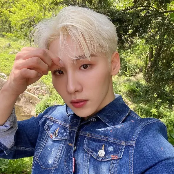 Jeon Woong gallery image