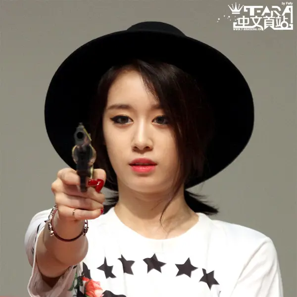 Jiyeon gallery image