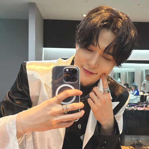 Kim Wooseok galerijafbeelding