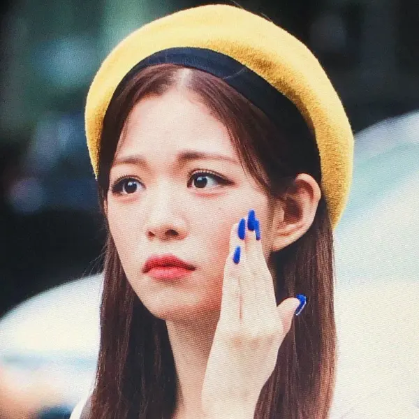 Chaeyoung gallery image