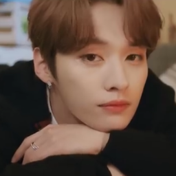 Lee Know 4