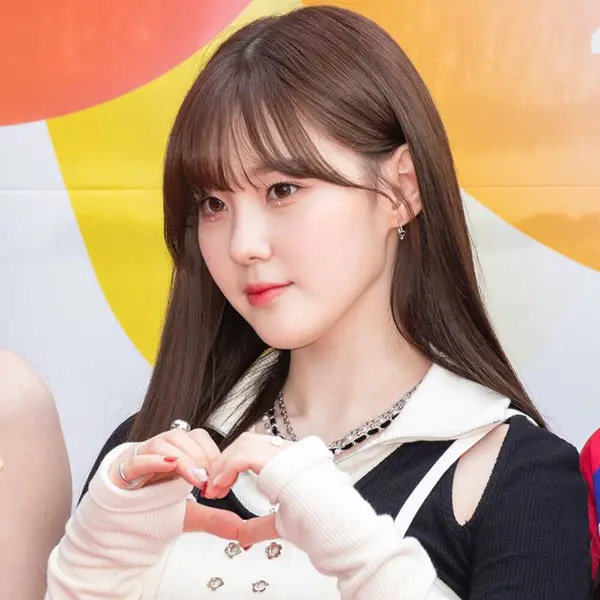 Chaehyun gallery image