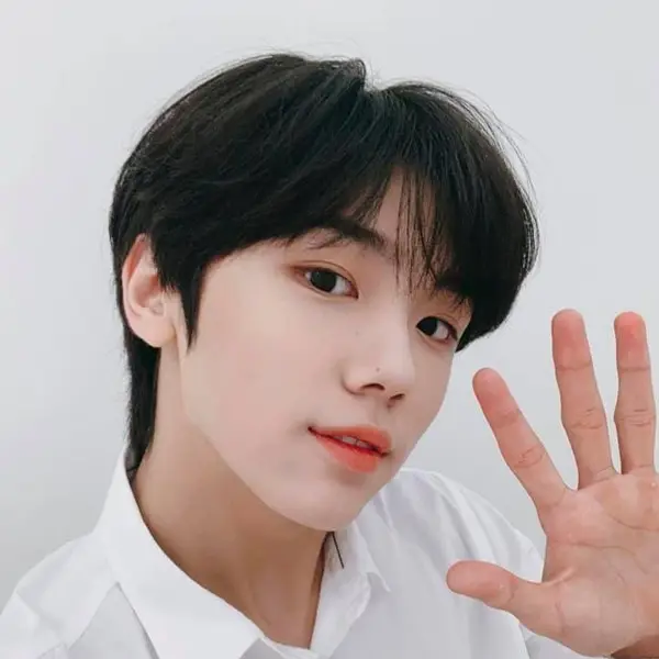 Seongmin gallery image