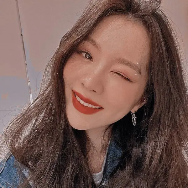 YiYeon gallery image