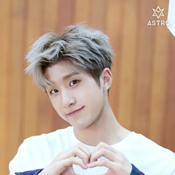 JinJin gallery image