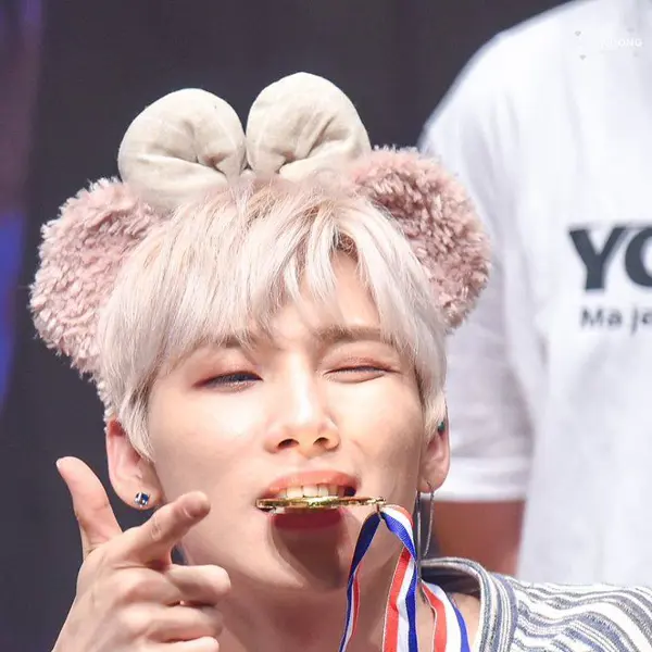 Jeon Woong gallery image