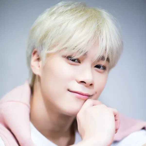 Moon Bin gallery image