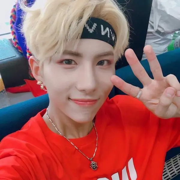 Seyoon gallery image