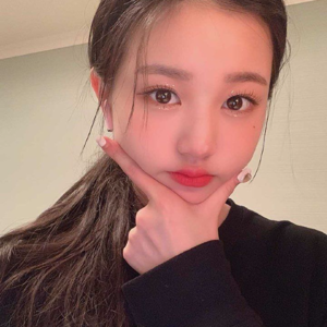 Wonyoung gallery image