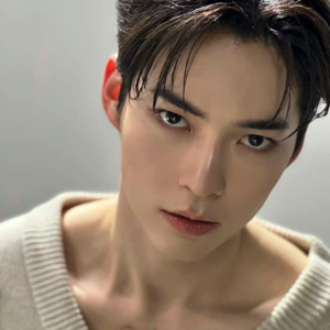 Sung Hanbin gallery image