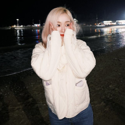 Gahyeon gallery image