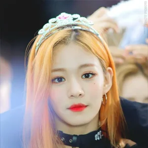Chaeyoung gallery image