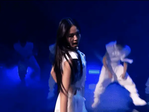 Jennie gif