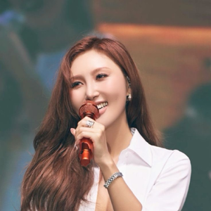Hwasa gallery image