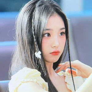 JiYeon gallery image