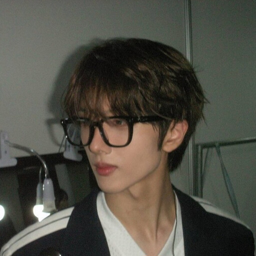 Jisung gallery image