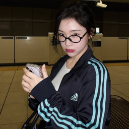 Gahyeon gallery image