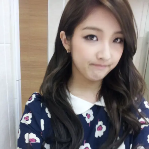 Imagem da galeria de Jihyun
