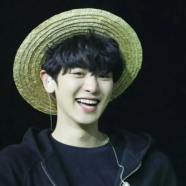 Chanyeol gallery image