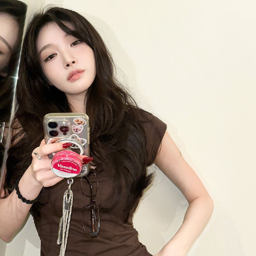 Chungha gallery image