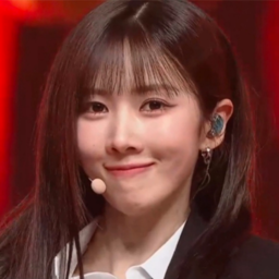 Yoohyeon gallery image