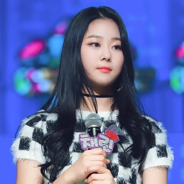 Chaerin gallery image