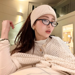 Huh Yunjin gallery image