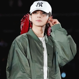 Heeseung gallery image