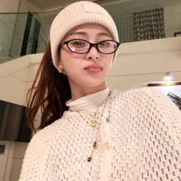 Huh Yunjin gallery image