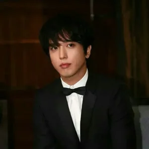 Jung Yonghwa gallery image