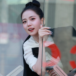 Jisoo gallery image