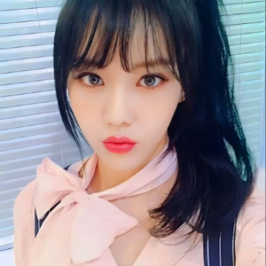 Shin Hyejeong gallery image