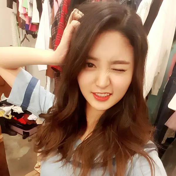 Jeonghwa gallery image