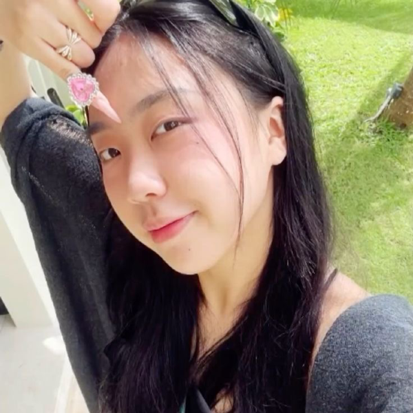 Lee Young-ji  gallery image