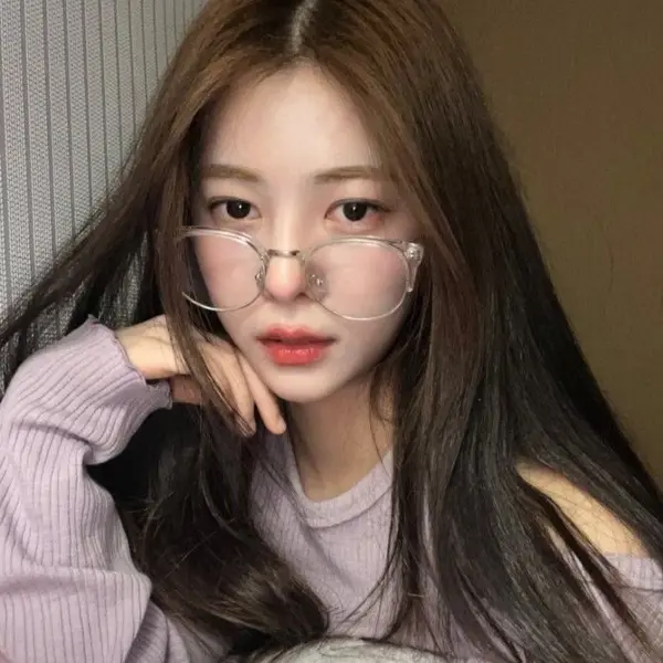 DaHyun gallery image
