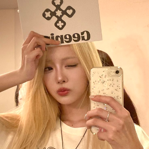 Larawan sa gallery ni Yeyoung